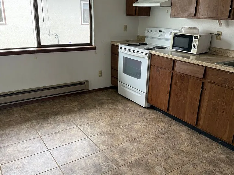801 3rd St SW — Photo 3
