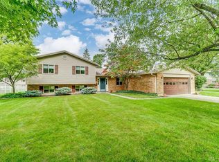 1879 Willowgreen Dr, Beavercreek, OH 45432