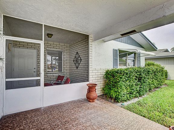 Home For Sale In Cypress Lakes