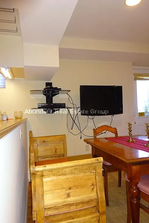 1 bed, 1.0 bath, 830 sqft, $2,500 — Photo 3