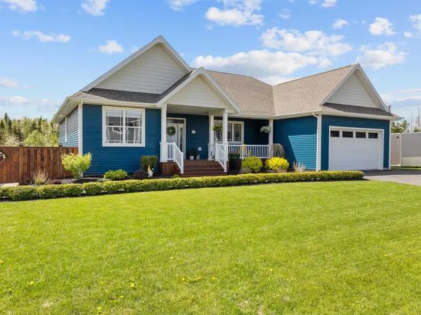 157 Essex Cres, Charlottetown, PE C1E 0G5