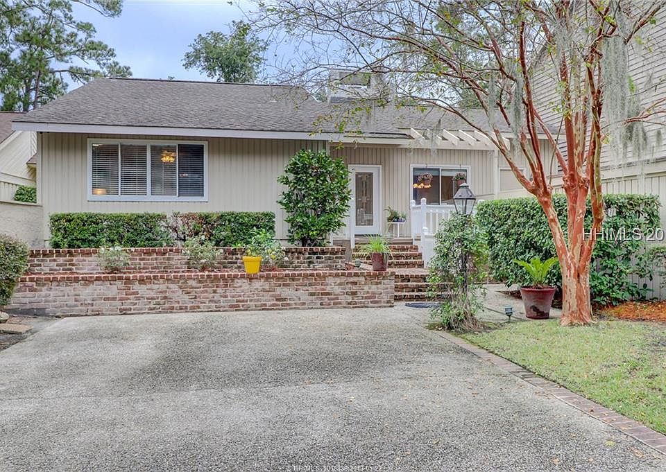 1st image of 285 Moss Creek Dr