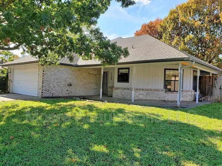 730 Patricia Dr — Photo 1
