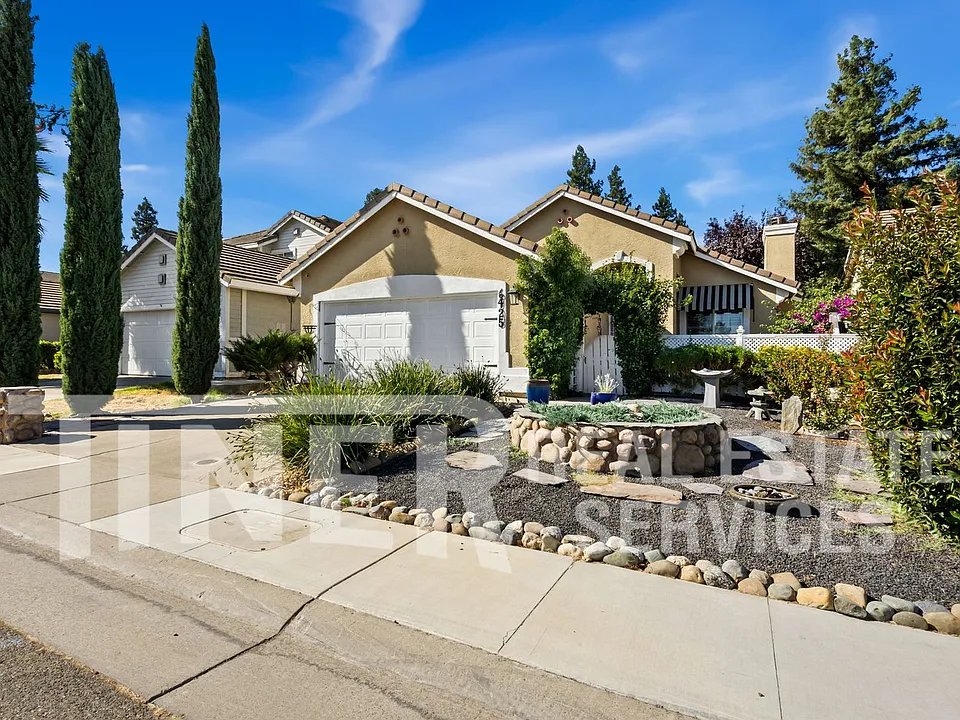 6425 Aspen Gardens Way