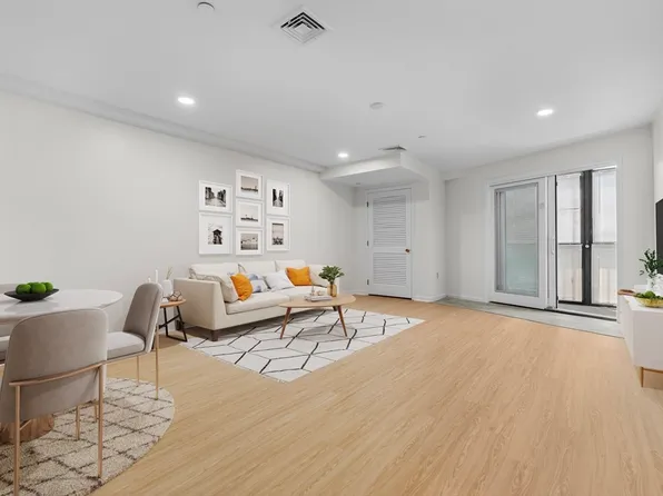 64 Willard St APT 302, Quincy, MA 02169