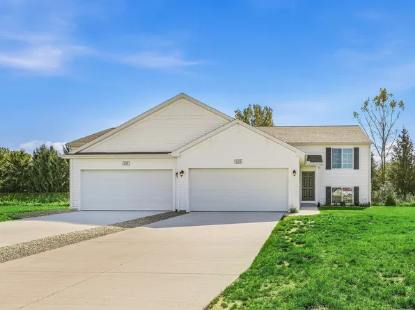 5447 E Karen Ct #Mkm06b, Stevensville, MI 49127