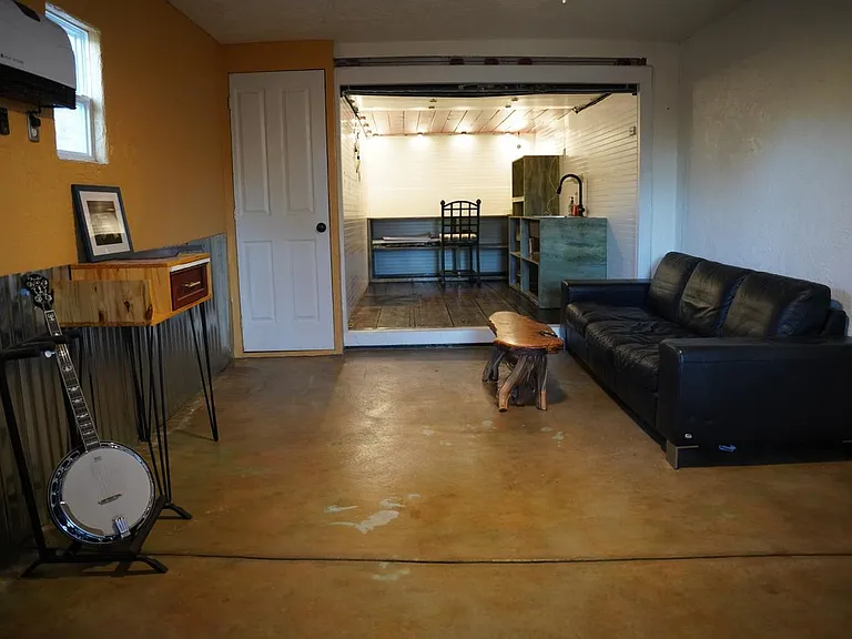 2144 N Madelyn Ave — Photo 10