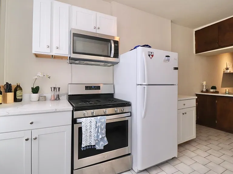 510 Adams St #2R — Photo 12