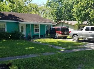 1013 W Snyder St, Alvin, TX 77511