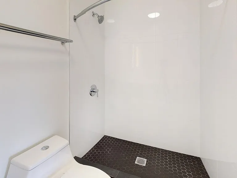 1290 Grove St — Photo 16