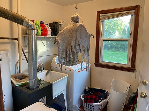 3rd image of 2020 Midway Dr