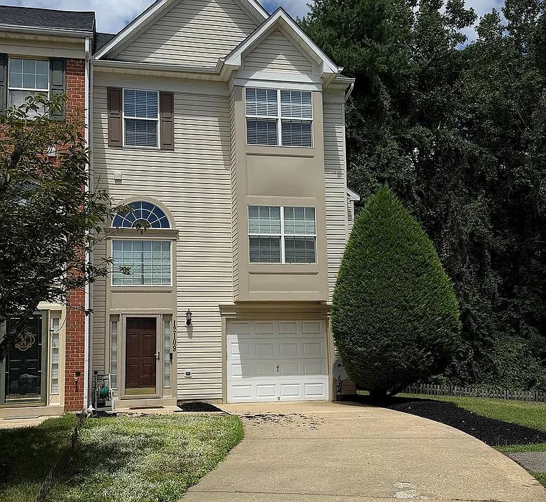 12109 Sutton Ln