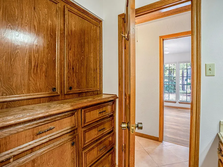 38 Devonshire Dr — Photo 33