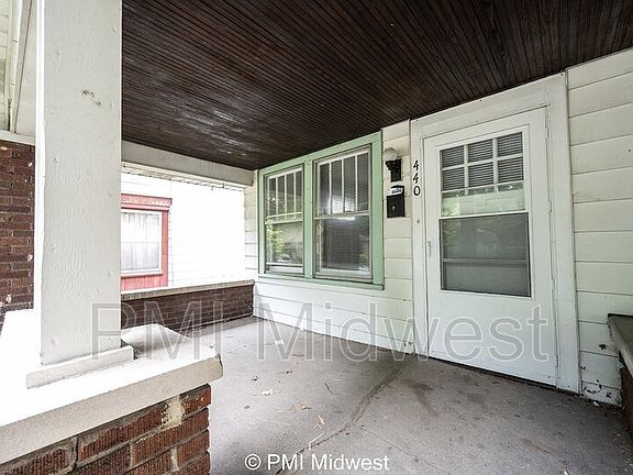 3rd image of 440 N Gladstone Ave