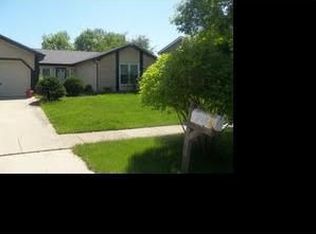 218 Windsor Dr, Bolingbrook, IL 60440