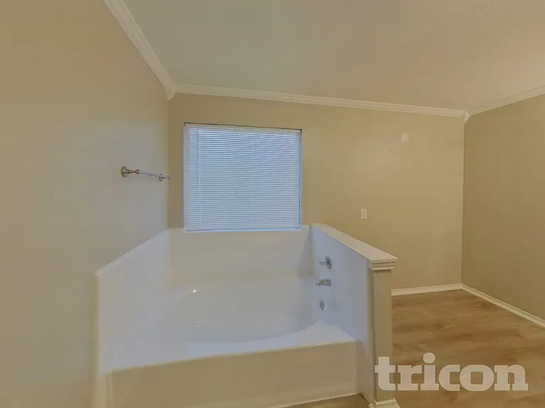 6729 Daffodil Ct — Photo 10
