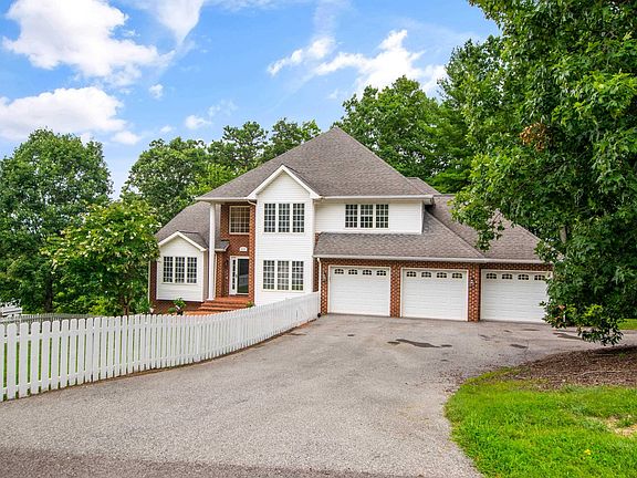 2nd image of 2145 Lubna Dr