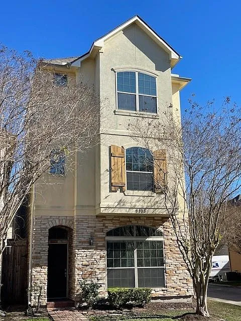 Photo 2 of 44 - 9103 Creekstone Lake Dr - Houston, TX Building Photo - 9103 Creekstone Lake Dr