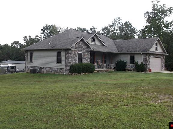2nd image of 137 Shady Oaks Ln