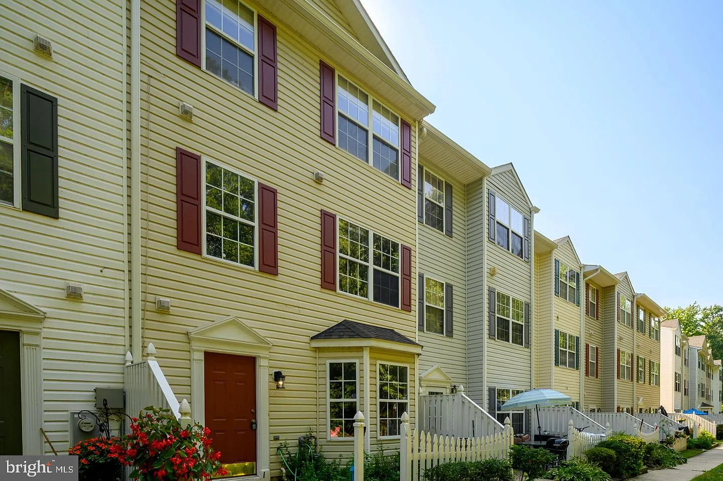 3 bed, 2.5 bath, 1620 sqft, $2,450 — Photo 1