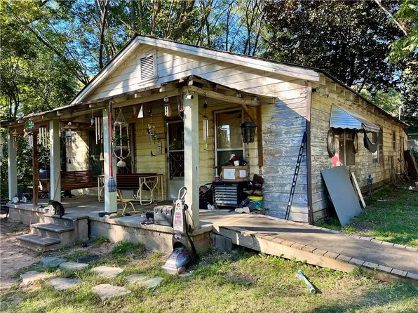 100 Whitaker Dr, Cedartown, GA 30125