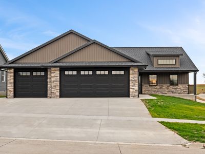 932 Red Oak St, Manchester, IA, 52057