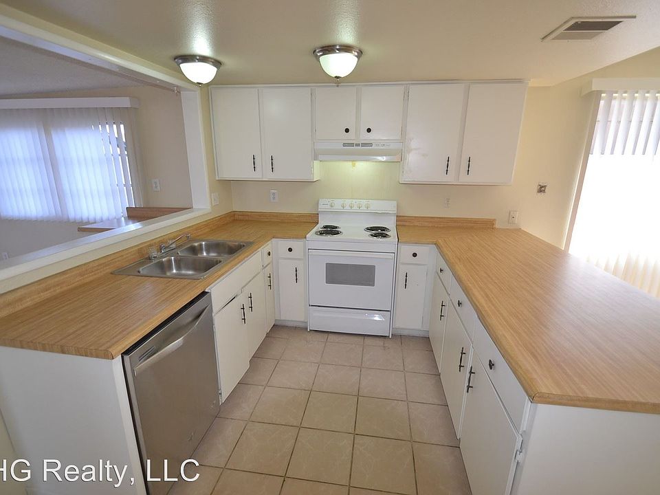 1st image of 5258 W Altadena Ave