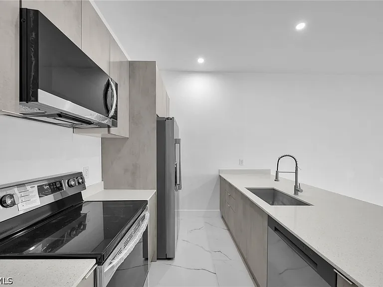 749 Alabama Rd S #747 — Photo 3