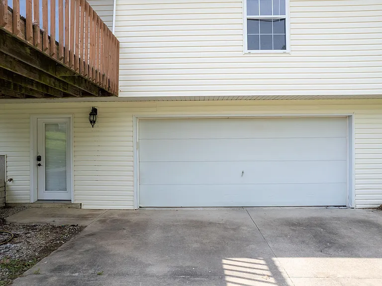 1305 Omaha Ct — Photo 36