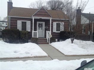 113 Ash St, Valley Stream, NY 11580