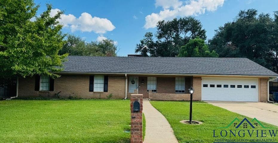 1st image of 2908 Crestwood Ln
