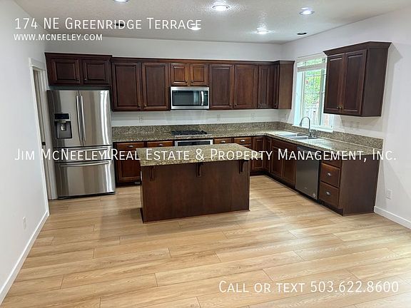 3rd image of 174 NE Greenridge Ter