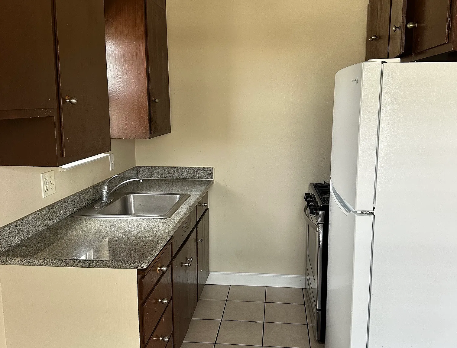 2 bed, $1,975 — Photo 4