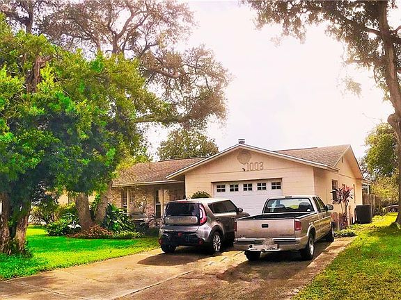 4th image of 1003 Oakwood Ln