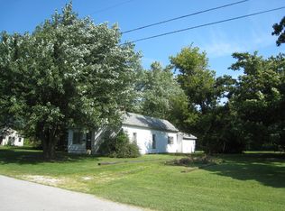 325 E Cofield St, Aurora, MO 65605