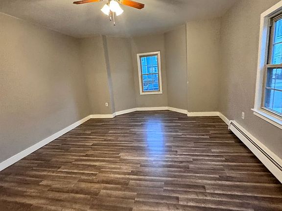 5th image of 117-119 Portland St #119-1