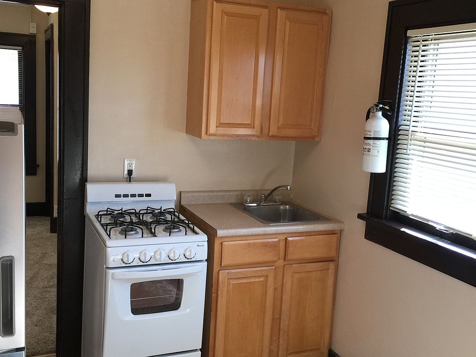 Kitchen, with plenty of sunshine!
