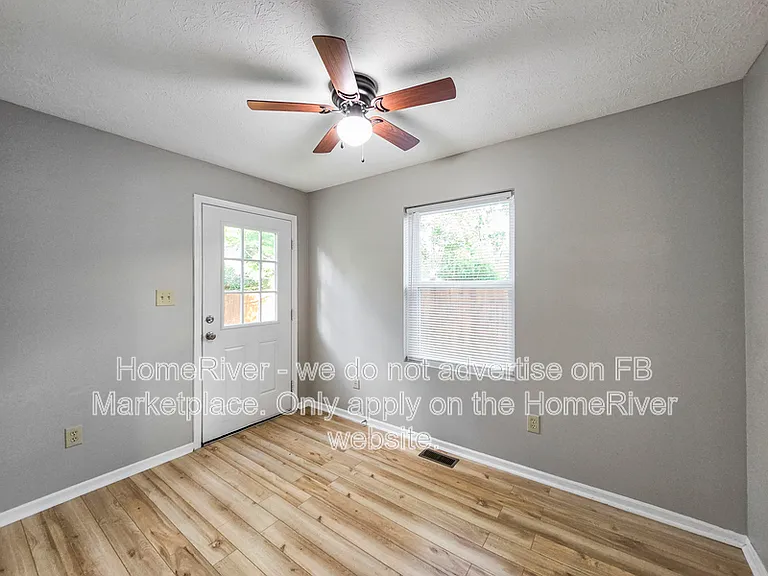 2606 E 56th St — Photo 14