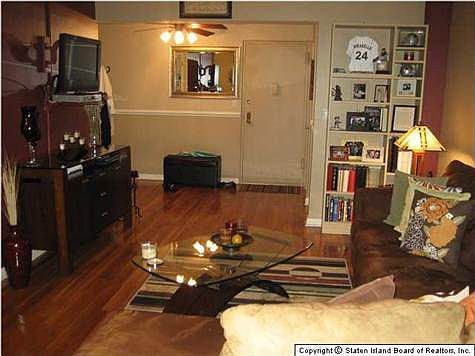 5th image of 850 Howard Ave APT 4A