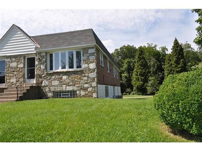 580 Wanamaker Rd photo 1