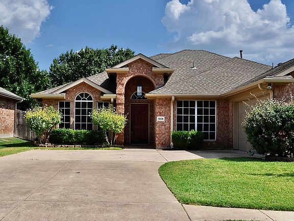 2nd image of 1808 Thornhill Way