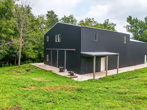 2nd image of 380 Swan Pond Rd