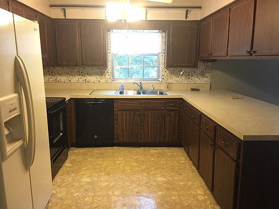 4th image of 4724 NW 36th St