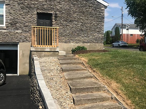 Side steps from driveway