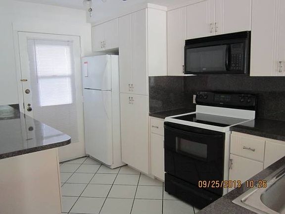 5th image of 3401 N Country Club Dr #0