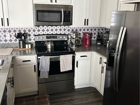 4th image of 85 W Silver Springs Dr