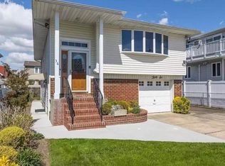 36 2nd Ave, East Rockaway, NY 11518
