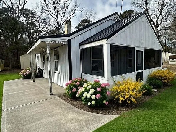 794 Warner Ln, Hague, VA 22469