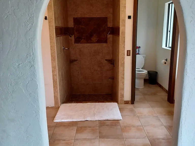 2910 Hill Valley Dr — Photo 22