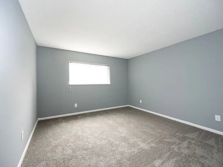 Creswood Apartments- Come home to Convenience! — Photo 18